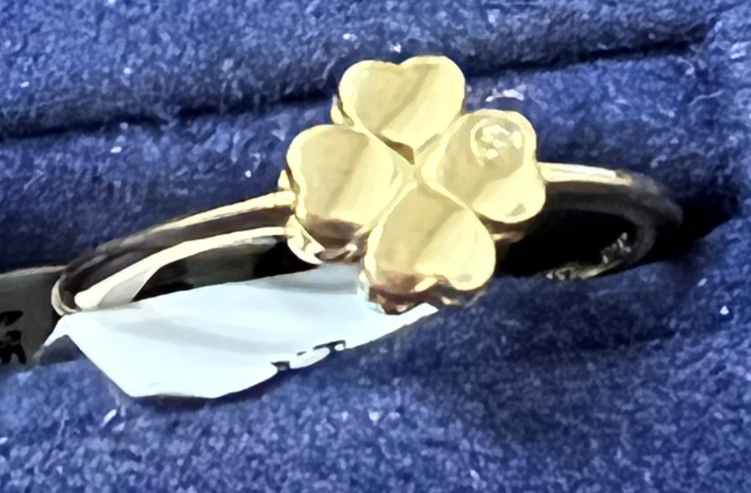 Clover Ring
