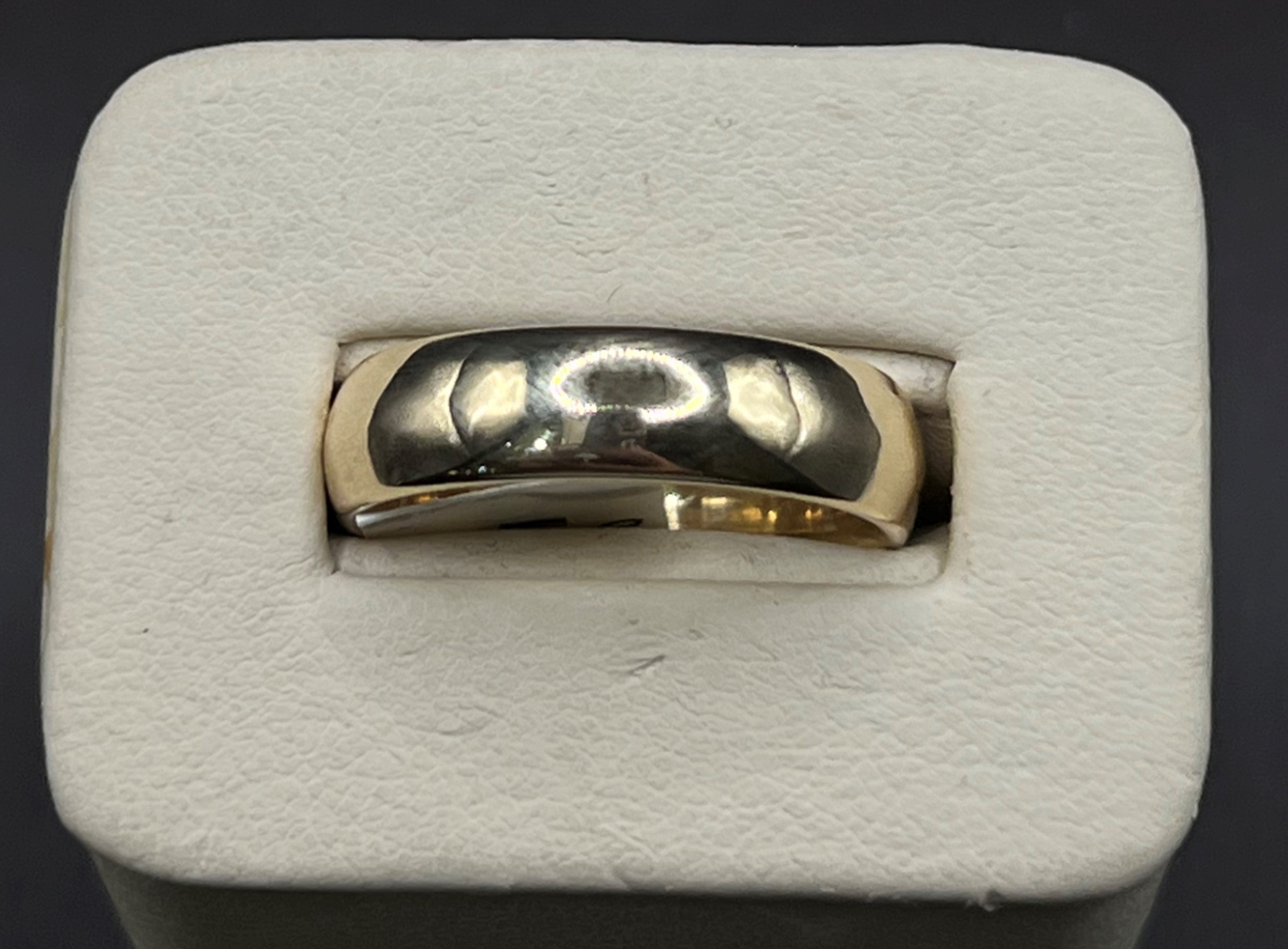Mens Gold Wedding Band