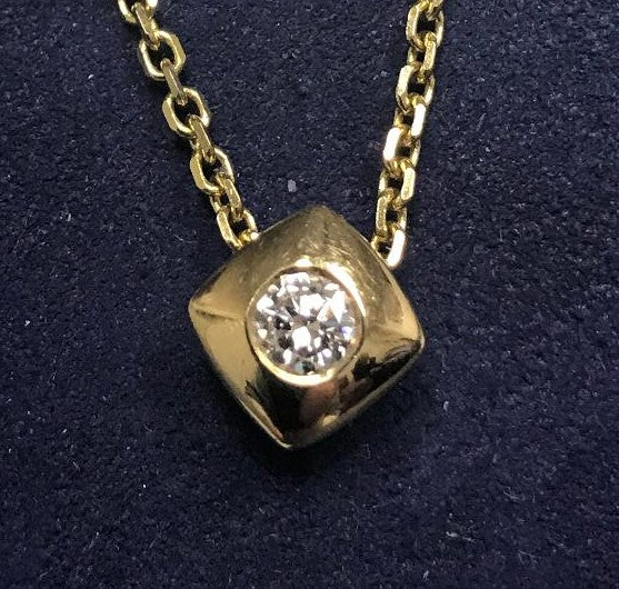 Yellow Gold Solitare Pendant