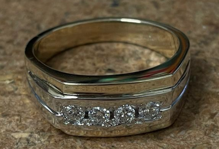 Lab grown diamond ring