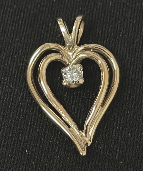 Lab grown diamond heart pendant